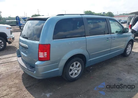 2010 Chrysler Town & Country Touring from USA, damaged, VIN 2A4RR5D10AR293428